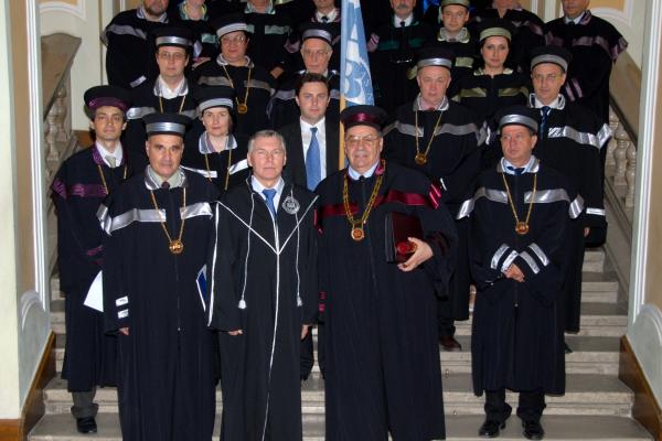 Церемония вручения В.М.Филиппову Диплома Почетного Доктора Университета Клуж - Напока. Румыния