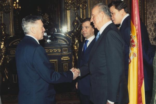 С королём Испании Хуаном Карлосом 1-ым во время визита Президента РФ Д.А.Медведева в Испанию (Дни России в Испании. Ассамблея ректоров российских и испанских университетов)